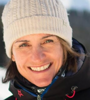 Alexandra Woods: Ski instructor and professional artist, illustrator and designer
