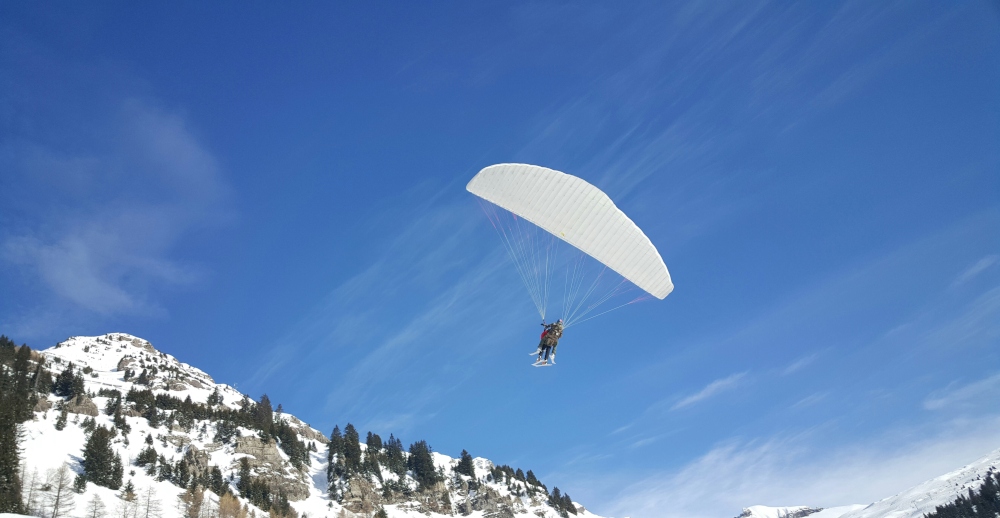 Thrilling tandem paragliding experience in the Swiss Alps